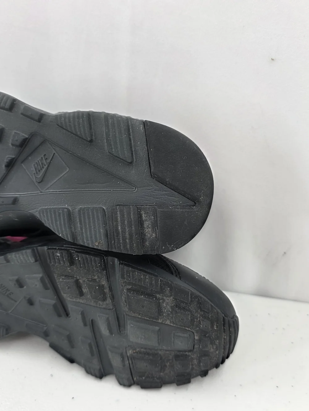 Nike‎ Air Huarache Run Premium Size 6.5 Youth 8 Women's Black Pink 654275-037.